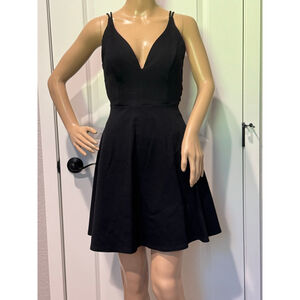 Women's Lulus Black V Neck Open Back Lined Stretch Mini Dress L